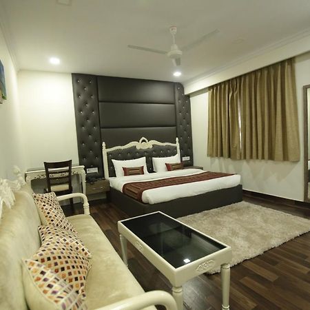 Hotel Red Castle - Karol Bagh - Where Luxury Meets Comfort New Delhi Exteriör bild