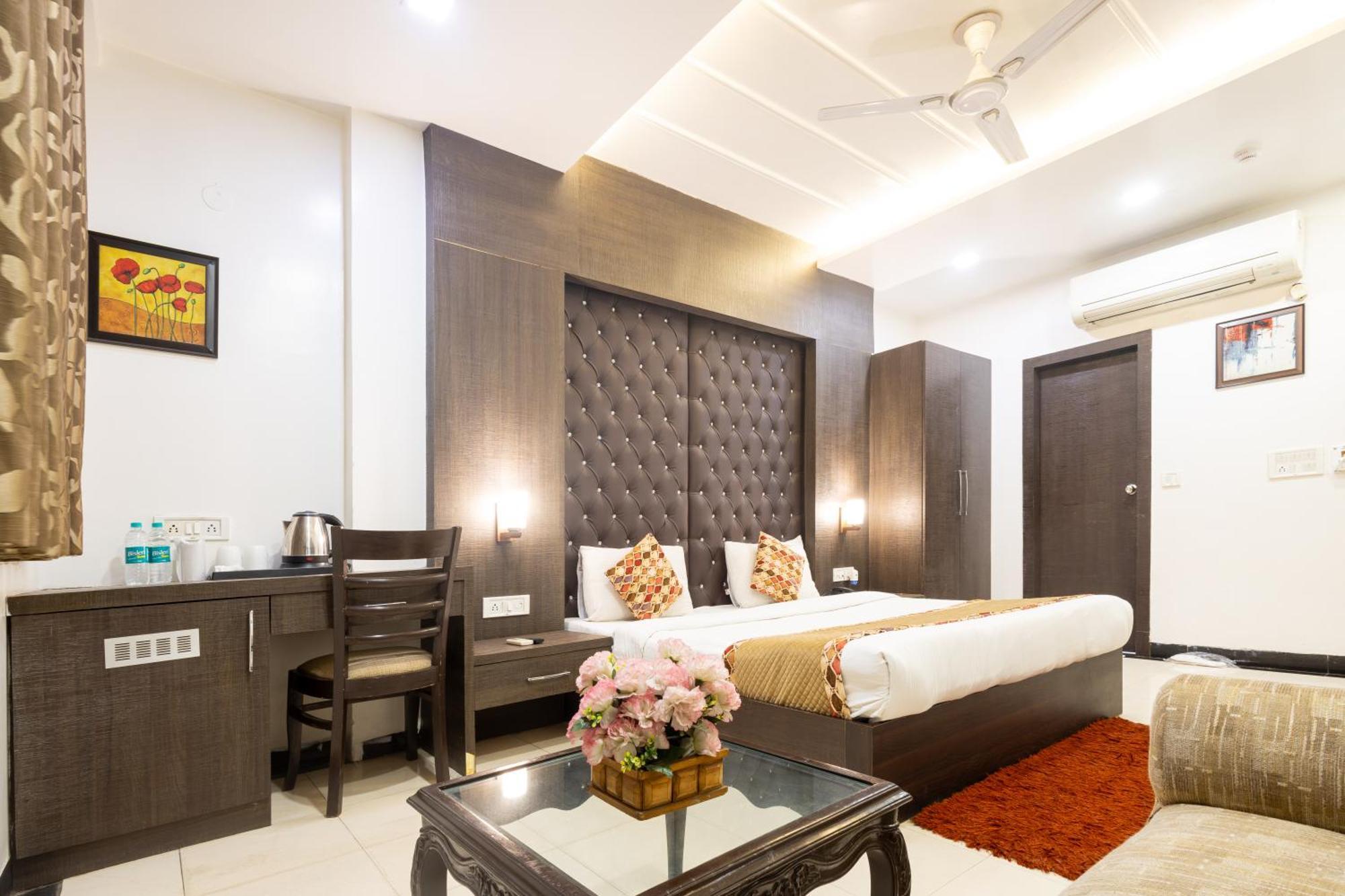 Hotel Red Castle - Karol Bagh - Where Luxury Meets Comfort New Delhi Exteriör bild