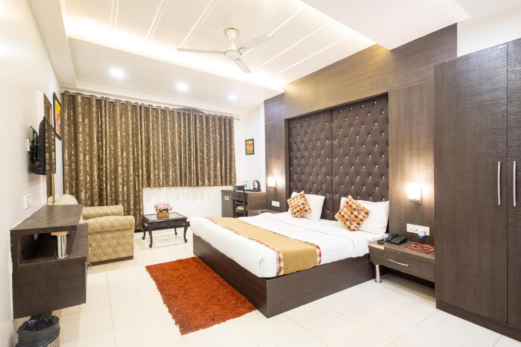 Hotel Red Castle - Karol Bagh - Where Luxury Meets Comfort New Delhi Exteriör bild