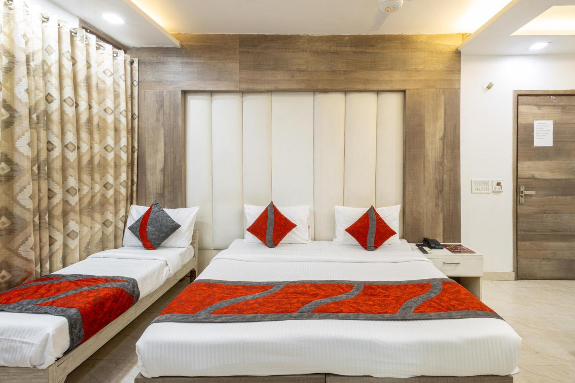 Hotel Red Castle - Karol Bagh - Where Luxury Meets Comfort New Delhi Exteriör bild