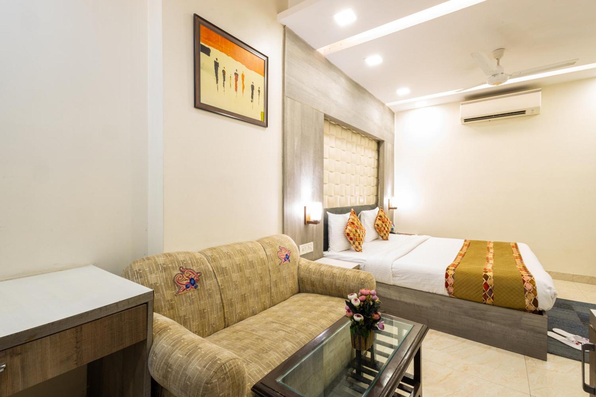 Hotel Red Castle - Karol Bagh - Where Luxury Meets Comfort New Delhi Exteriör bild