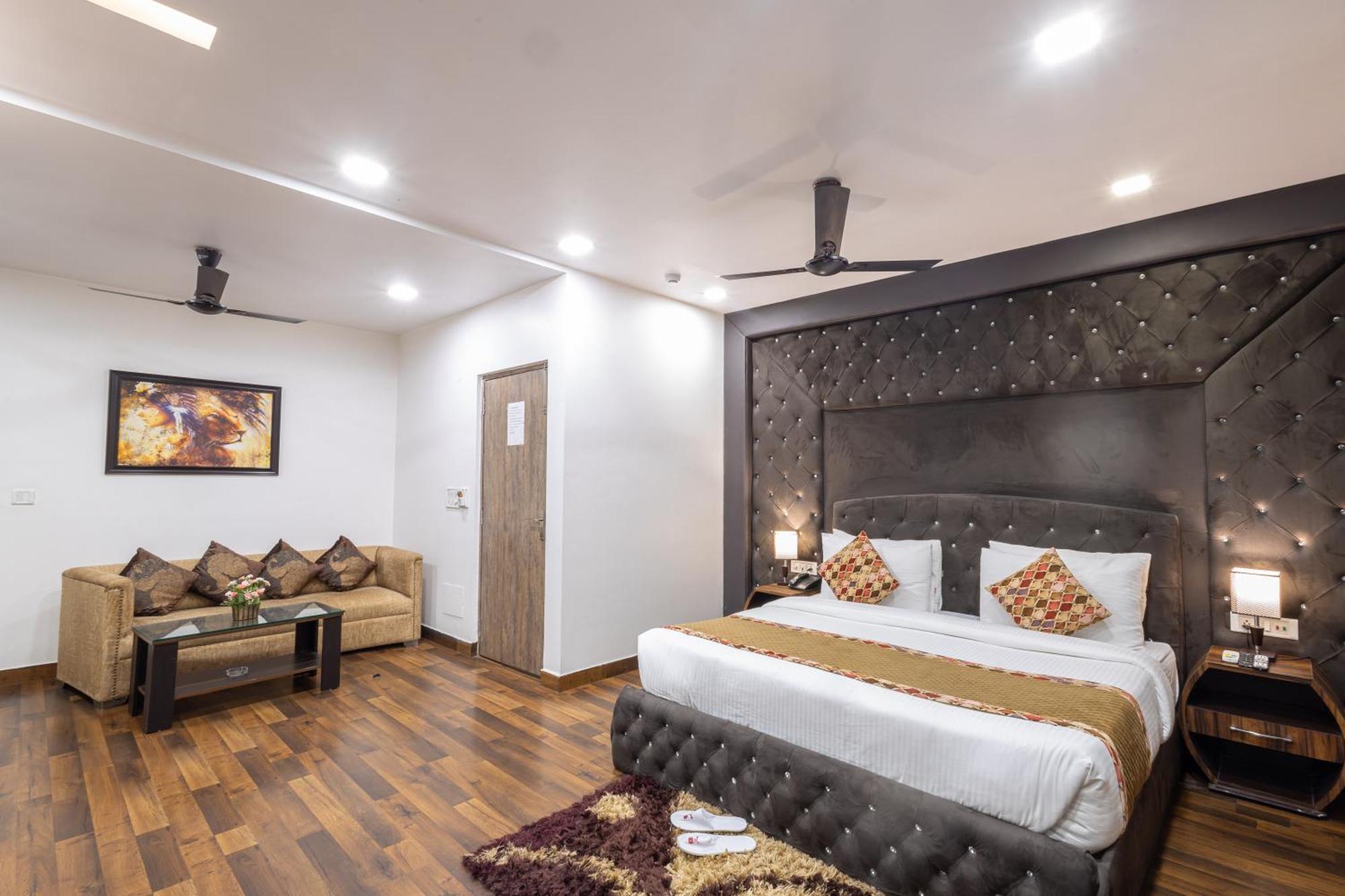 Hotel Red Castle - Karol Bagh - Where Luxury Meets Comfort New Delhi Exteriör bild