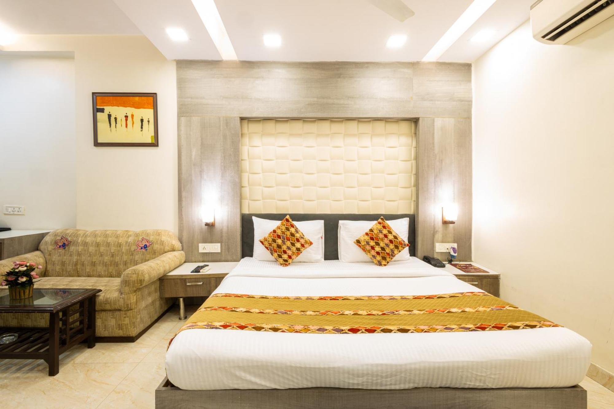 Hotel Red Castle - Karol Bagh - Where Luxury Meets Comfort New Delhi Exteriör bild