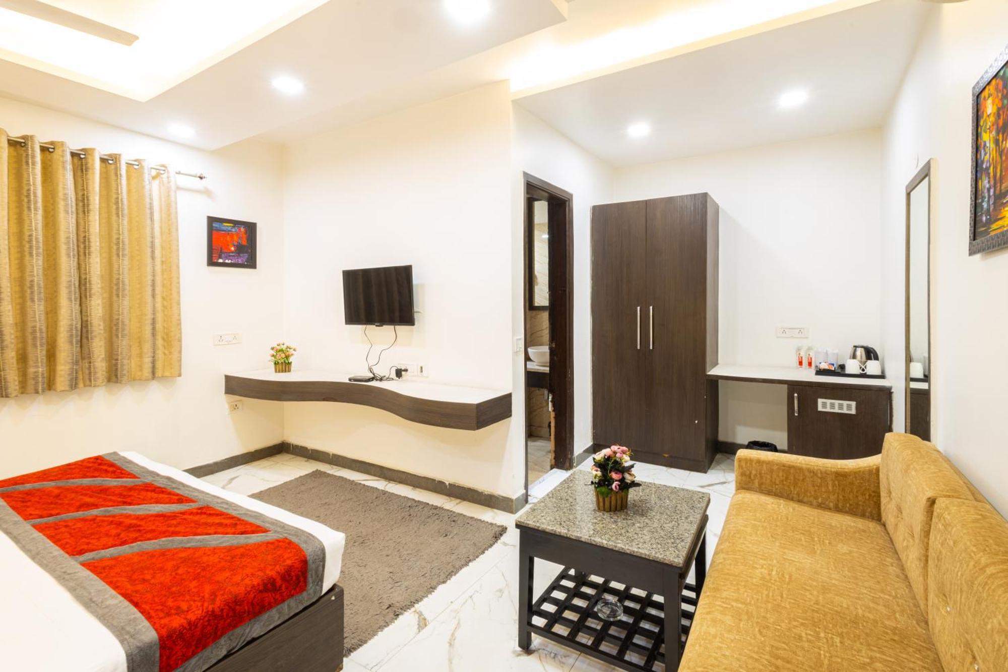 Hotel Red Castle - Karol Bagh - Where Luxury Meets Comfort New Delhi Exteriör bild