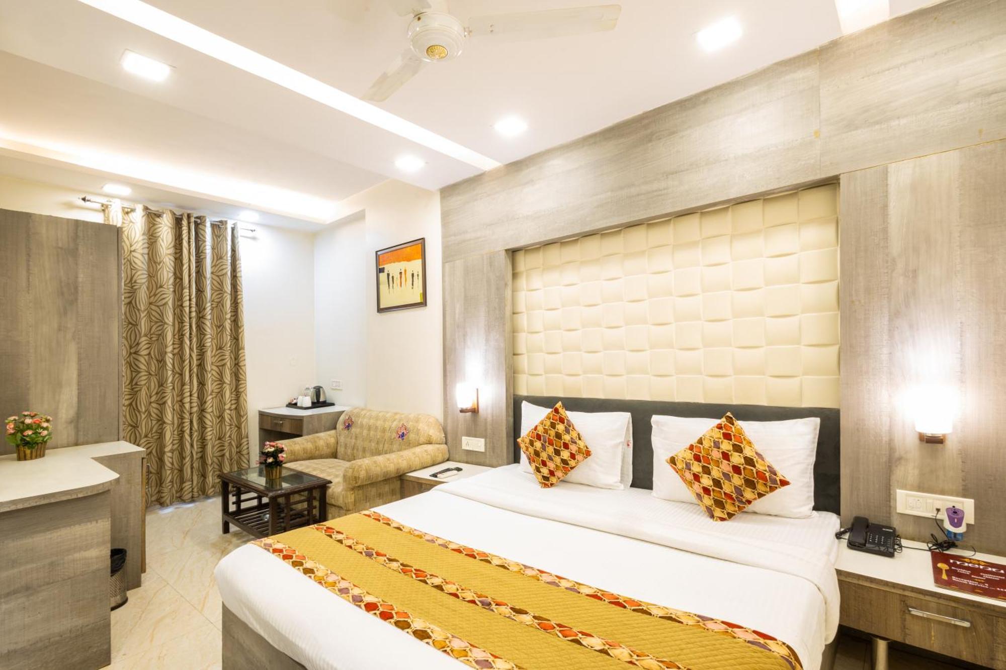 Hotel Red Castle - Karol Bagh - Where Luxury Meets Comfort New Delhi Exteriör bild