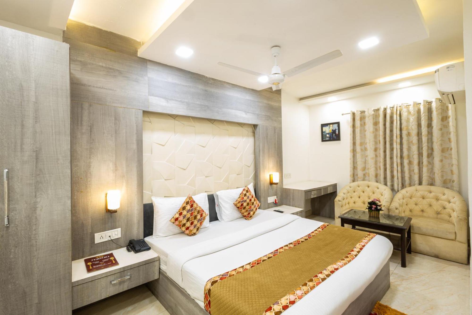 Hotel Red Castle - Karol Bagh - Where Luxury Meets Comfort New Delhi Exteriör bild