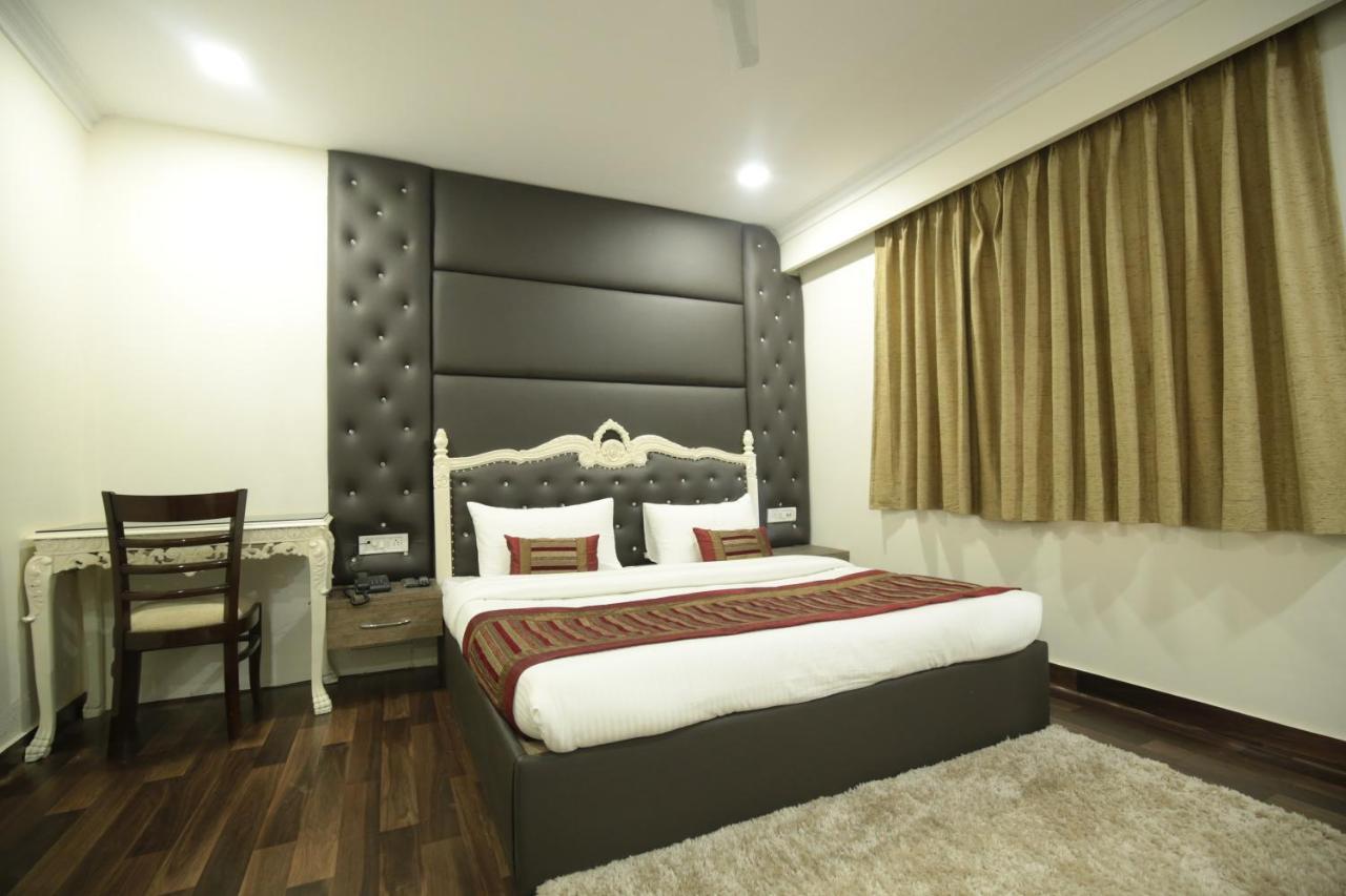 Hotel Red Castle - Karol Bagh - Where Luxury Meets Comfort New Delhi Exteriör bild