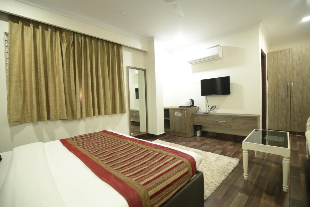 Hotel Red Castle - Karol Bagh - Where Luxury Meets Comfort New Delhi Exteriör bild