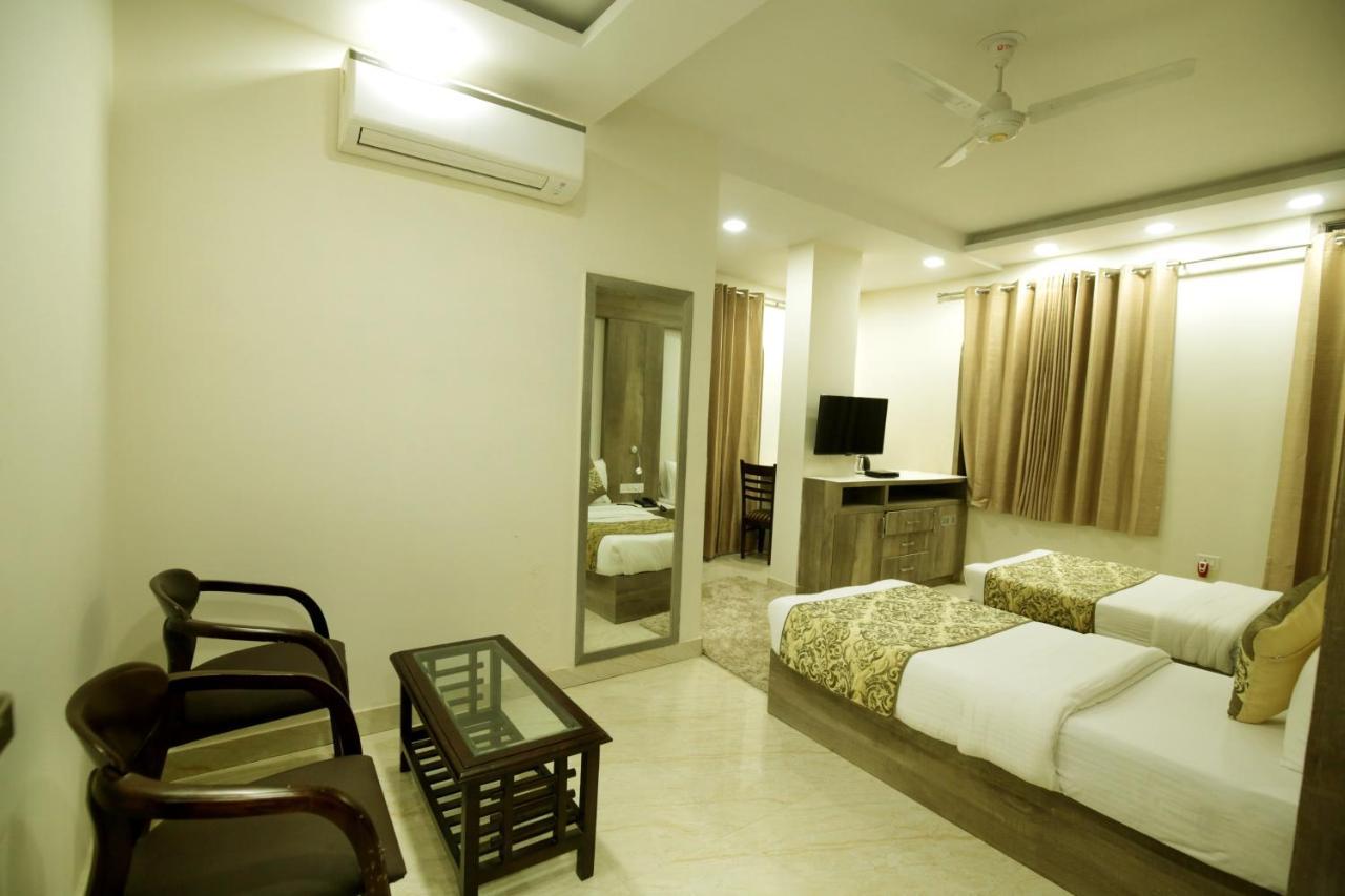 Hotel Red Castle - Karol Bagh - Where Luxury Meets Comfort New Delhi Exteriör bild