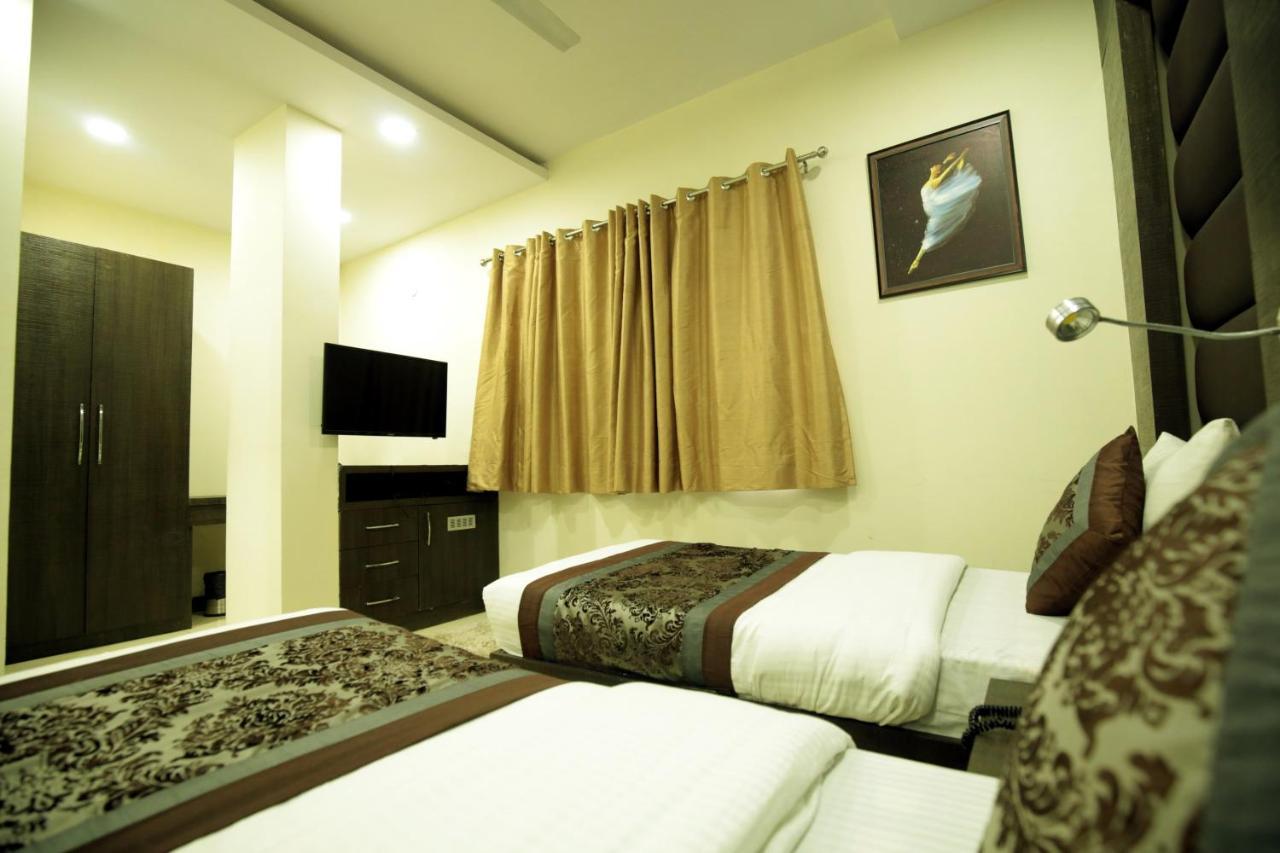 Hotel Red Castle - Karol Bagh - Where Luxury Meets Comfort New Delhi Exteriör bild