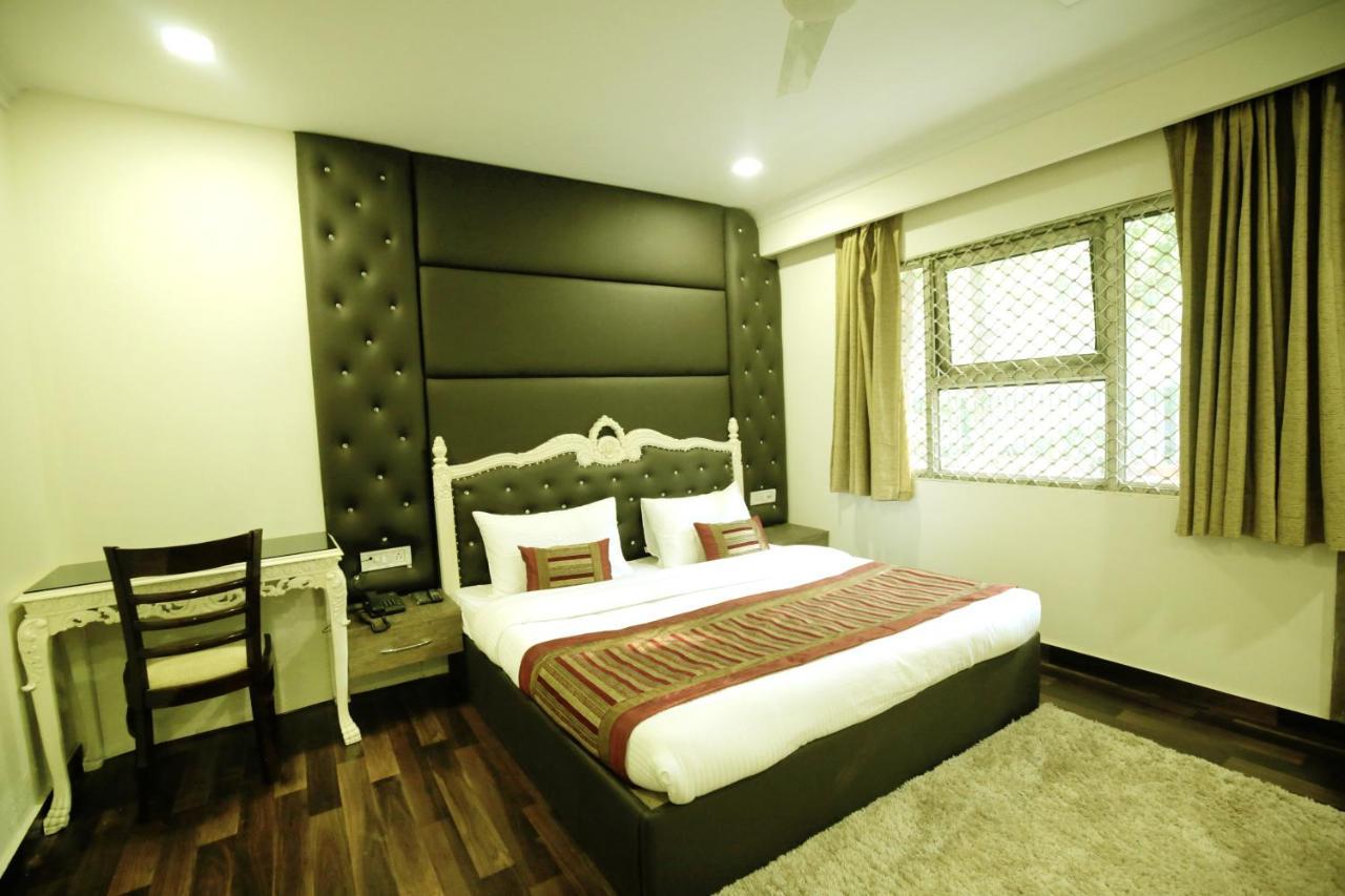 Hotel Red Castle - Karol Bagh - Where Luxury Meets Comfort New Delhi Exteriör bild