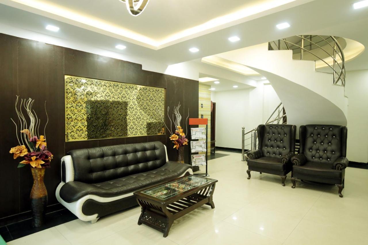 Hotel Red Castle - Karol Bagh - Where Luxury Meets Comfort New Delhi Exteriör bild