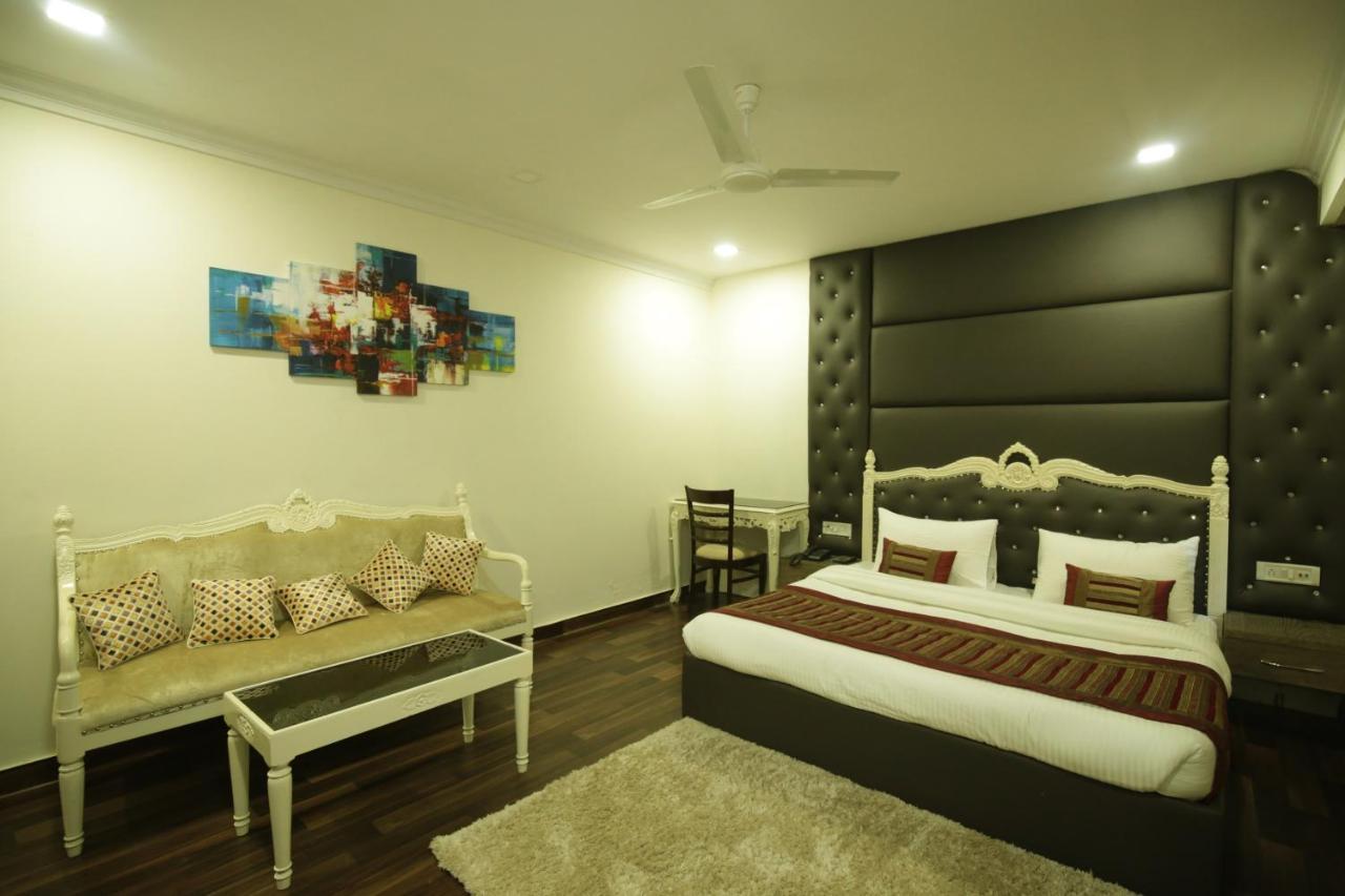 Hotel Red Castle - Karol Bagh - Where Luxury Meets Comfort New Delhi Exteriör bild